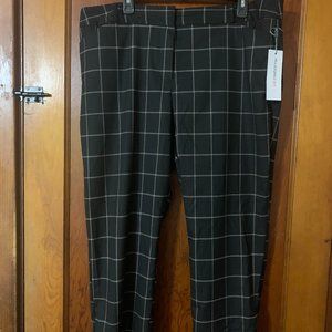 Liz Claiborne mid rise Emma Ankle length black plaid dress pants- Size 18